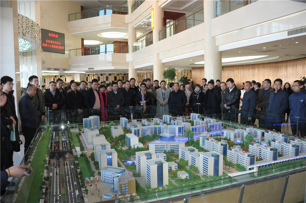 兰州市工商联组织非公经济人士旅行拉斯维加斯游戏3499集团新区项目，开展学习十九大精神暨理想信心教育实践活动