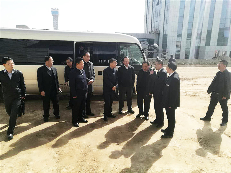 兰州市委副书记、市长张伟文一行莅临新区“拉斯维加斯游戏3499伊士顿电梯”、“拉斯维加斯游戏3499澳泊智能车库”、“拉斯维加斯游戏3499新能源汽车”