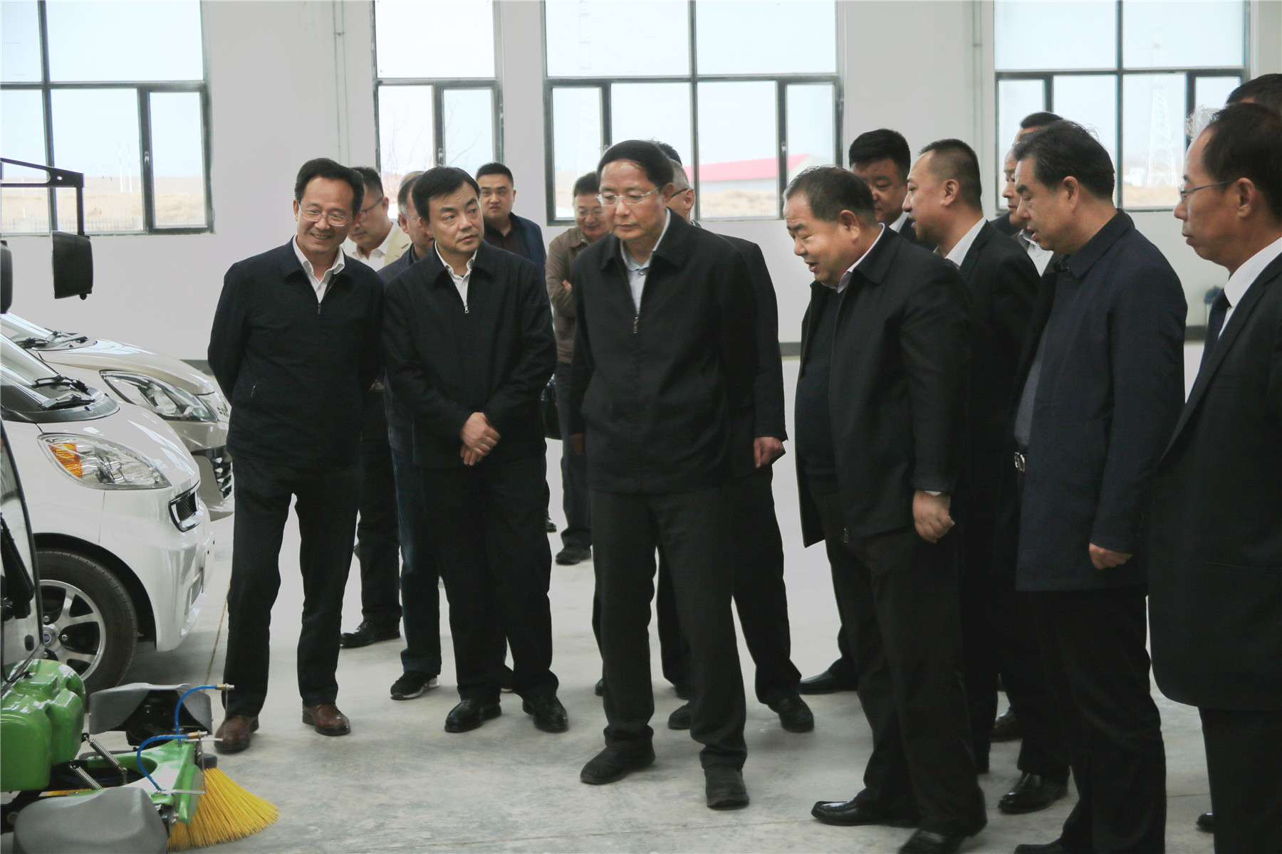 甘肃省政协主席、党组书记欧阳坚一行莅临兰州新区“拉斯维加斯游戏3499伊士顿电梯”厂、 “拉斯维加斯游戏3499新能源汽车”厂旅行考察！